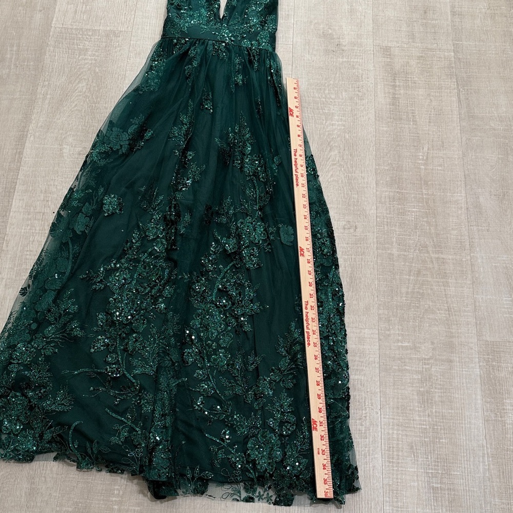 Windsor Emerald V-Neck Sequin Lace Prom, Wedding Guest, Gala Dress size- small - Picture 7 of 11